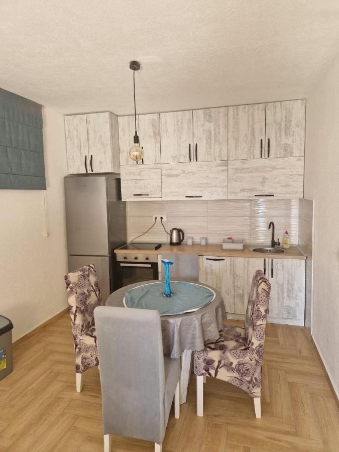 Studio Apartman Happy Home Тиват Экстерьер фото